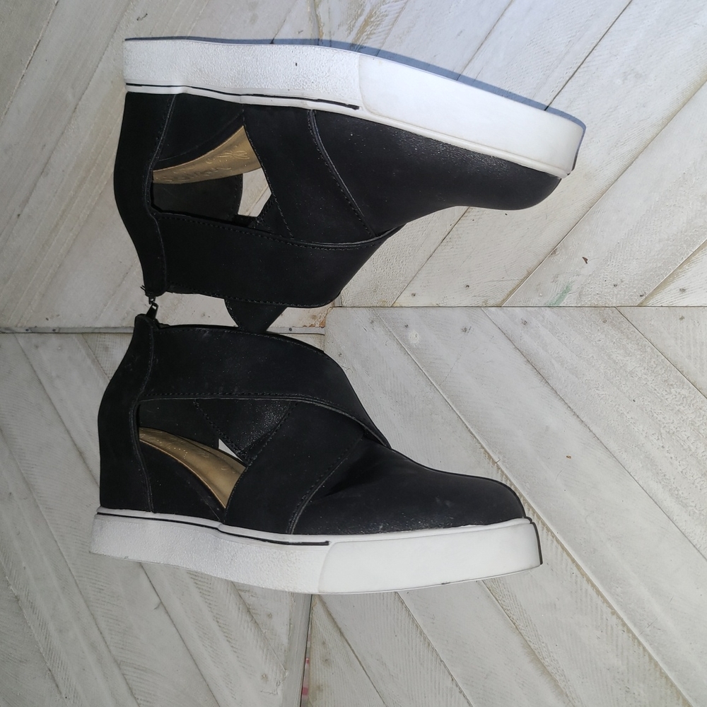 Sugar Size 10 M Black Faux Leather Wedge Sneakers - Picture 2 of 8